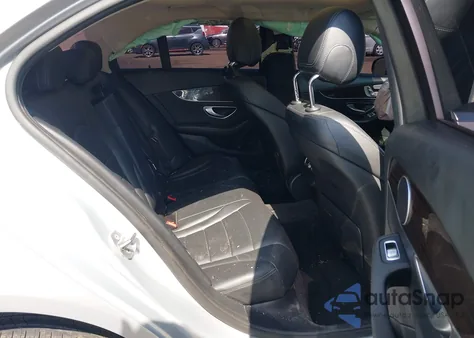 2017 Mercedes-Benz C 300 4Matic из США, поврежденный, VIN 55SWF4KB5HU207526